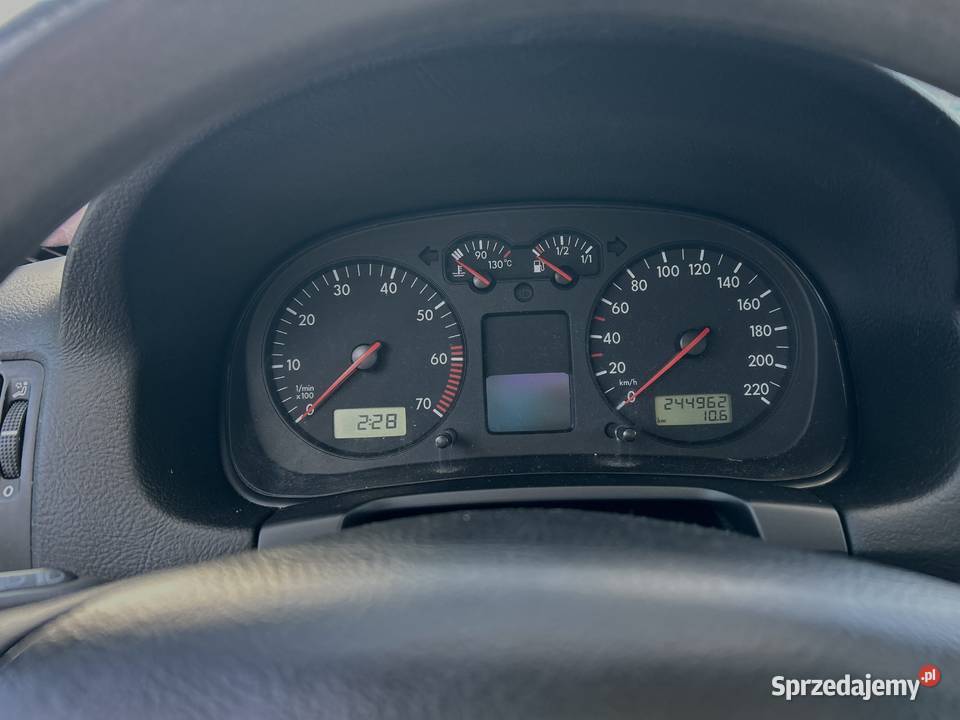 Golf 4 14 benzyna w idealnym stanie manualna Bór Kunowski