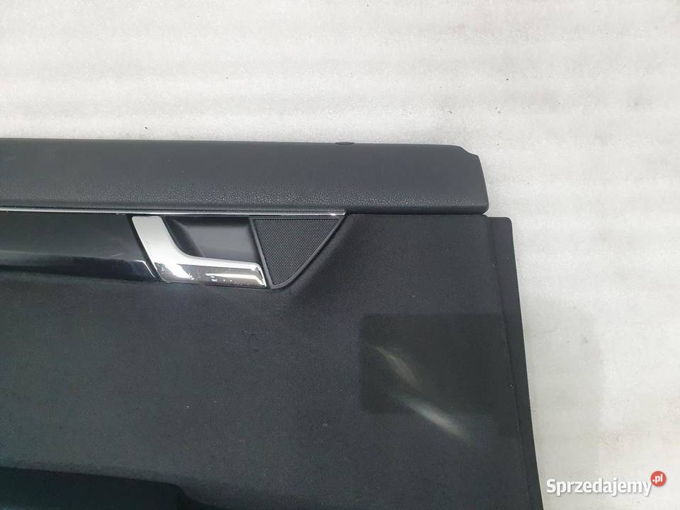 TAPICERKA DRZWI LEWY TYŁ MERCEDES W204 osobowe Wyposażenie wnętrza sprzedam