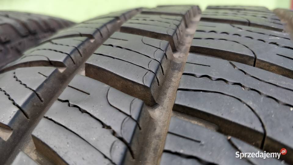 Opony zimowe 21565R16 c Goodyear Poddębice sprzedam