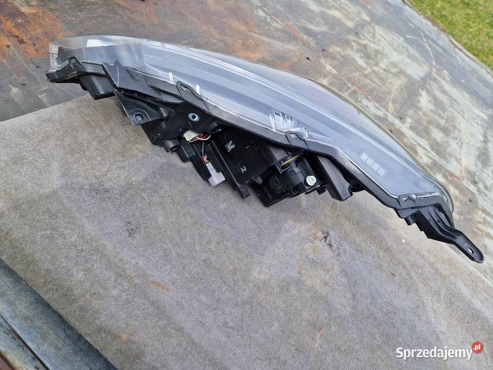 Toyota Yaris III lift soczewka LED ORG KPL EU osobowe