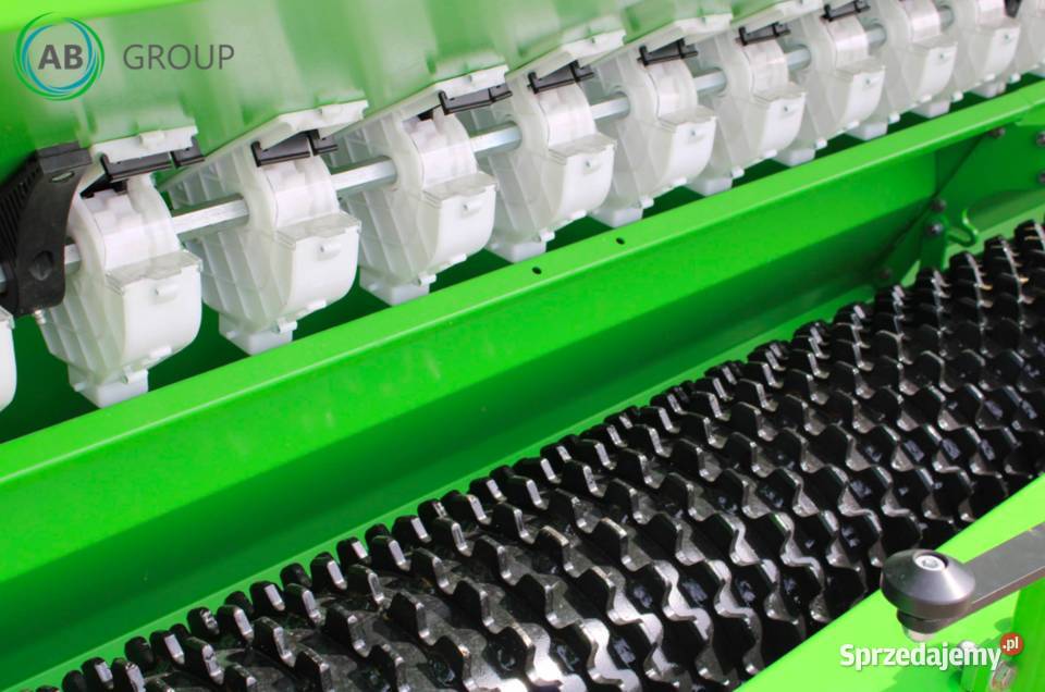 Siewnik do traw Zumrut S3000 Rzędziany