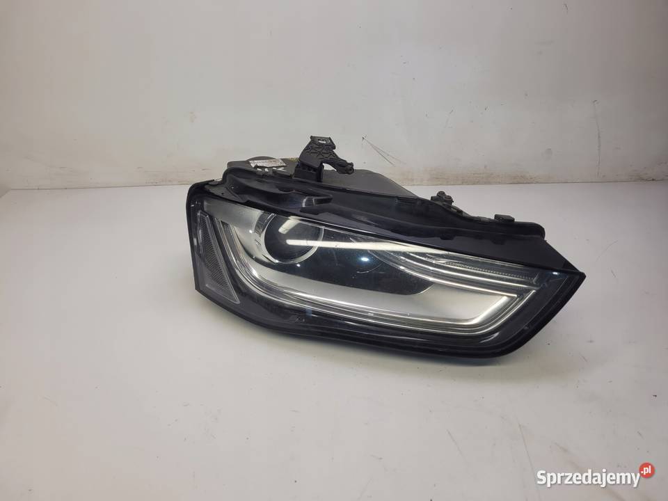 REFLEKTOR PRAWY PRZÓD AUDI A4 B8 LIFT 8K0941006D Lampy przednie Przystajń