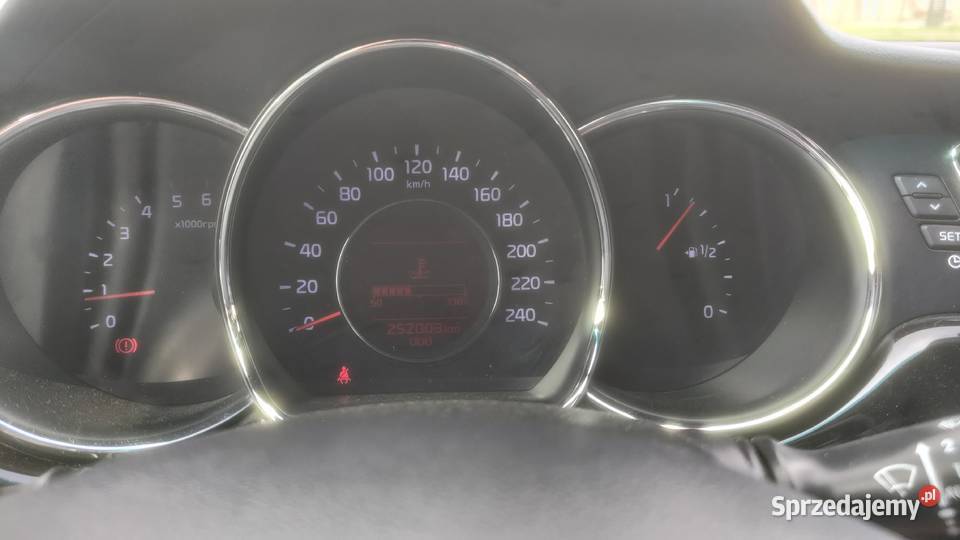 KIA CEED II 16 CRDi 128 KOMBI 2015 DIESEL radio Ozorków