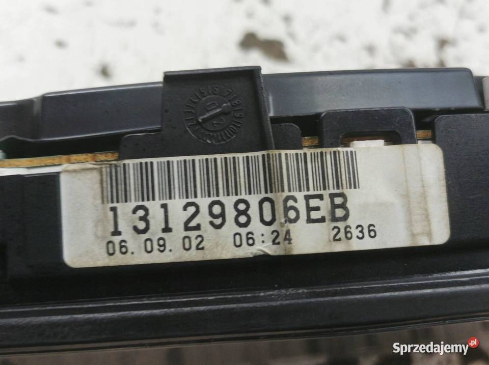 LICZNIK 13129806EB 32 B Opel Vectra III 20022008