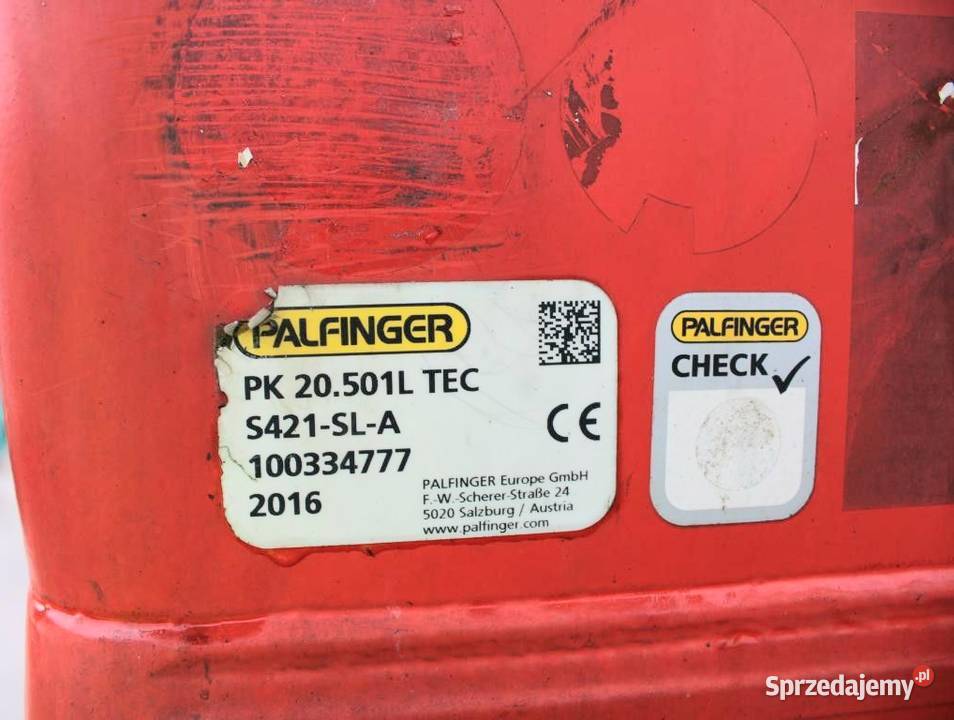 Skrzynia z tylnym dzwigiem do palet Mercedes