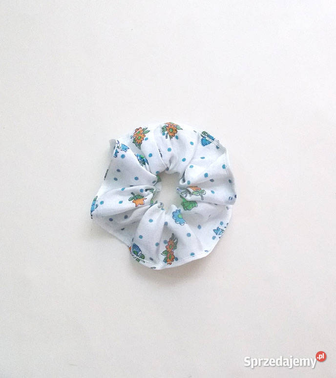 satyna gumka scrunchie biała scrunchie do włosów Gdynia