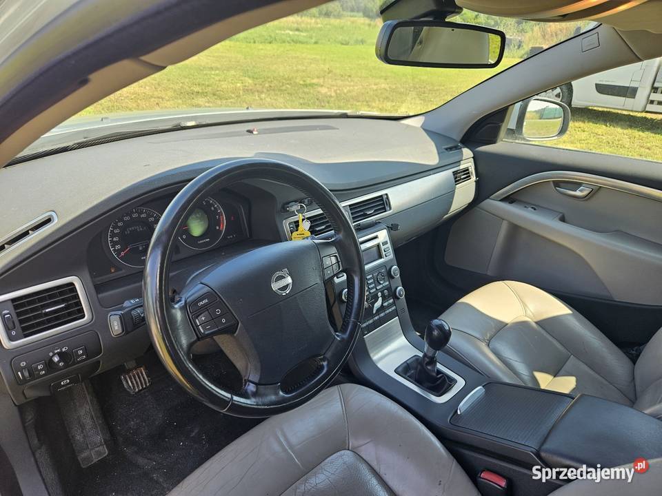 Volvo V70 2008r 20 benzyna 145 Summum Ładny 4/5 Karolew
