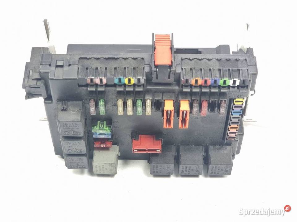 SKRZYNKA BEZPIECZNIKÓW MERCEDES W 221