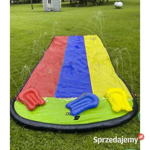 Ślizg wodny z fontanną