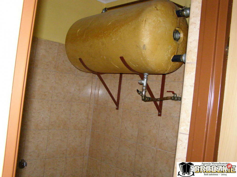 Niewielki mieszkalny sprzedam