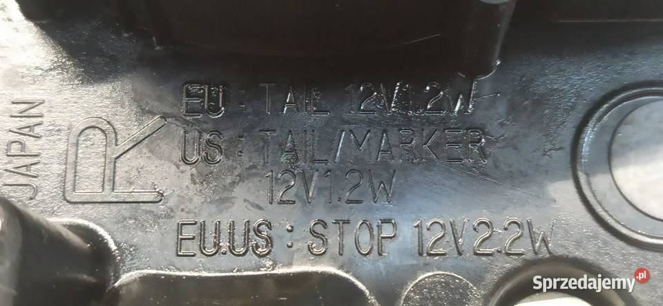 MAZDA 3 LAMPA PRAWY TYŁ B45D51150