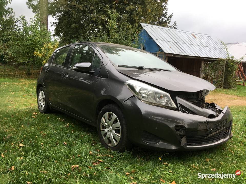 Toyota Yaris III 10 pierwszy właściciel salon 69KM Czarna Białostocka