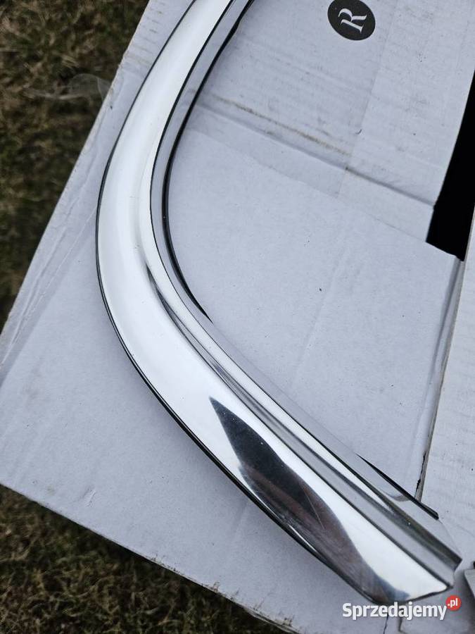 Listwy karoseryjne Bmw E32 lubelskie Lublin sprzedam