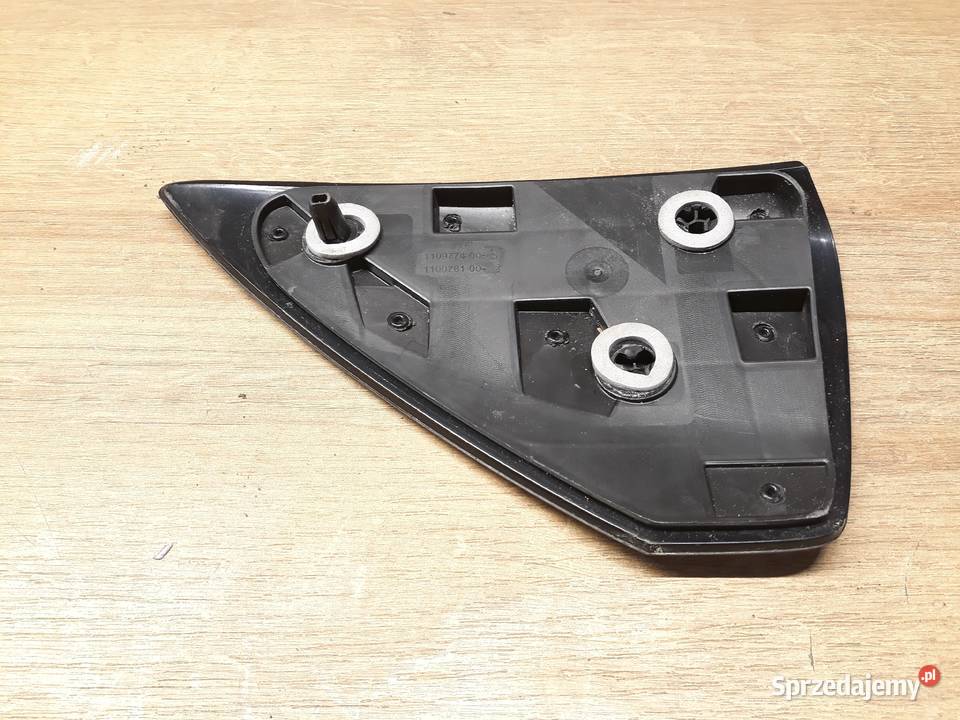 TESLA MODEL 3 ODBLASK PRAWY TYŁ 110977400B Międzychód