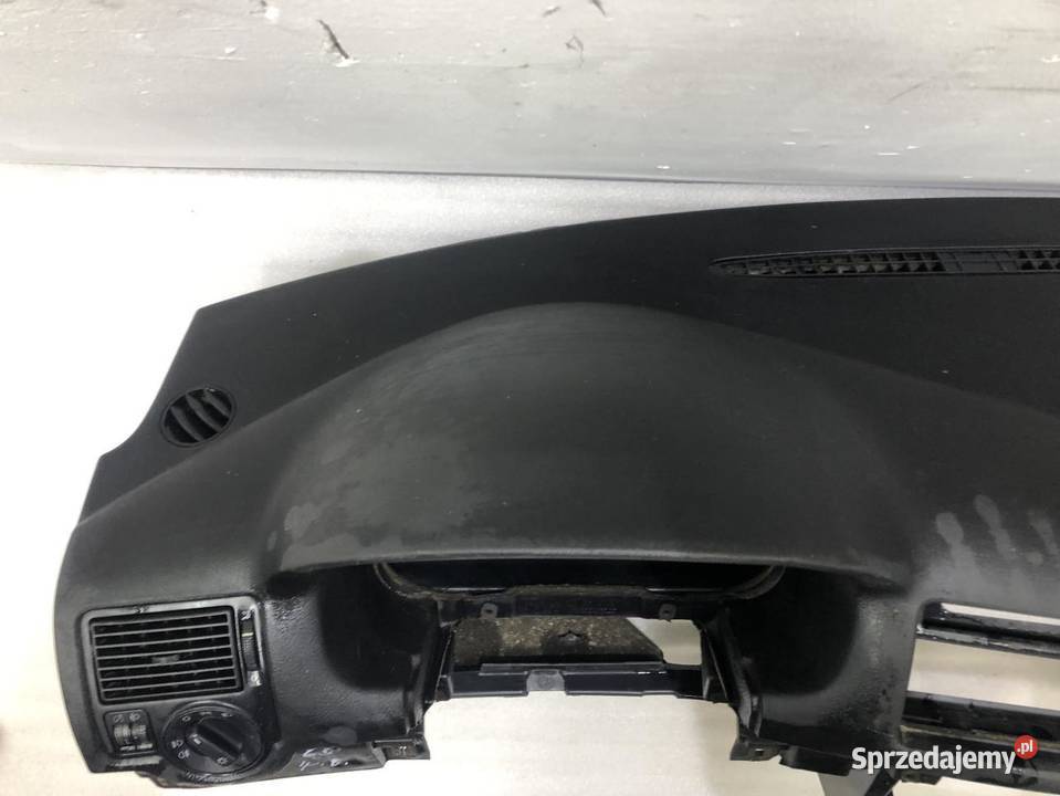 DESKA RODZIELCZA KONSOLA VOLKSWAGEN GOLF IV Deski rozdzielcze, konsole Części samochodowe sprzedam