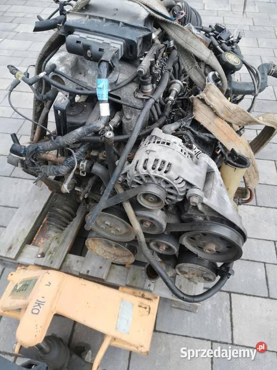 Amerykański kompletny silnik FORD 30 V6 v8 aut
