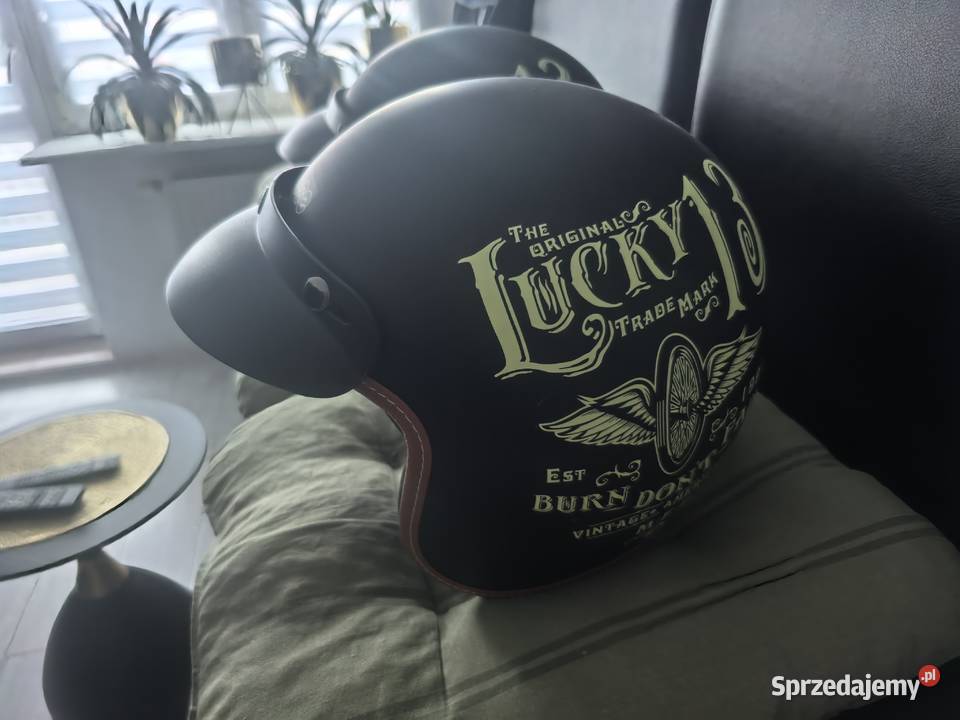 Sprzedam kaski retro L i XL Piła