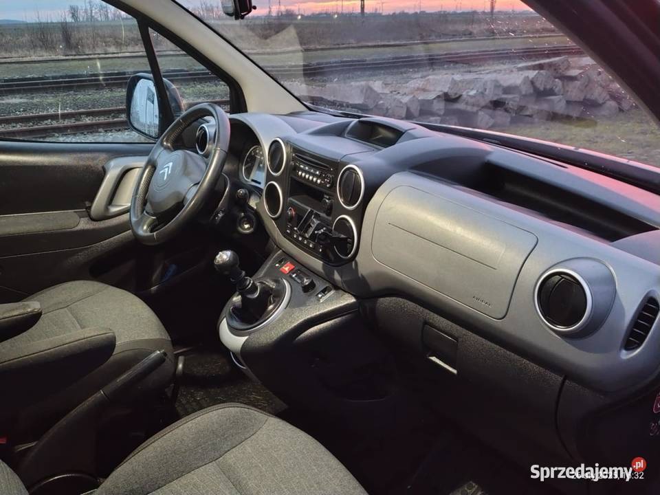 Sprzedam citroen berlingo XTR 2015r 1560cm3 Krobia