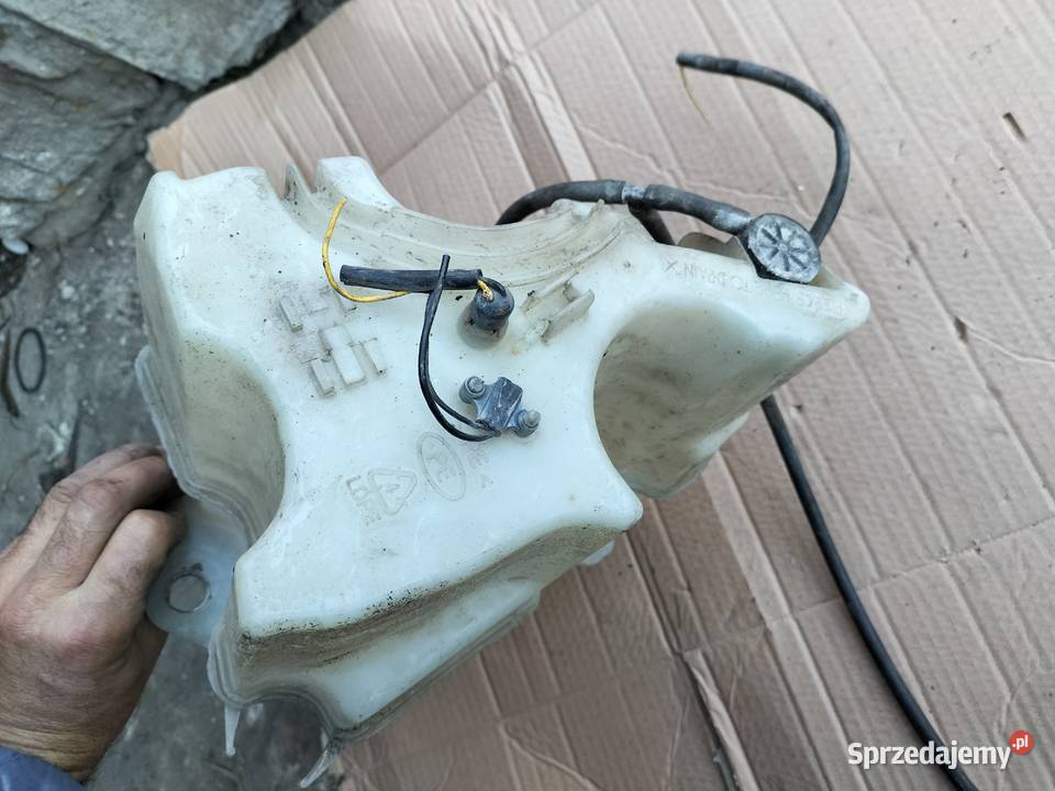 VOLVO V70 ZBIORNICZEK PŁYNU SPRYSKIWACZY Kamień-Kolonia