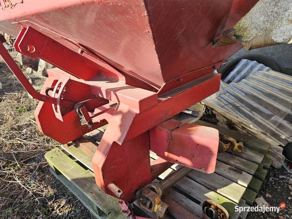 Rozsiewacz do nawozu 600L sprawny Kłodawa