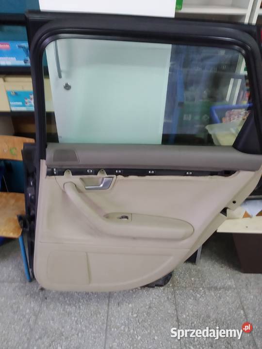 Audi A4B6 kombi drzwi tylne prawe Motoryzacja Środa Śląska sprzedam