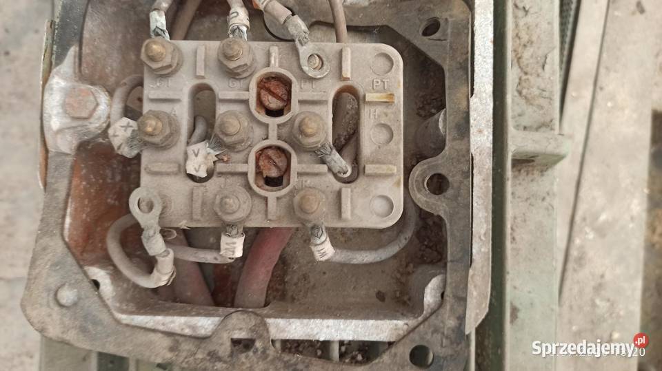 silnik 22 kW kołnierzowy z kołem pasowym płyta
