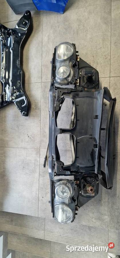 Pas przedni BMW E46 COMPACT razem z reflektorami śląskie Kończyce Małe