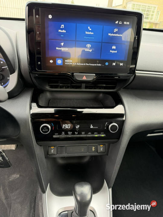 Toyota Yaris Cross 15 HSD 62 Ast Pasa Distronic garażowany Otwock Mały