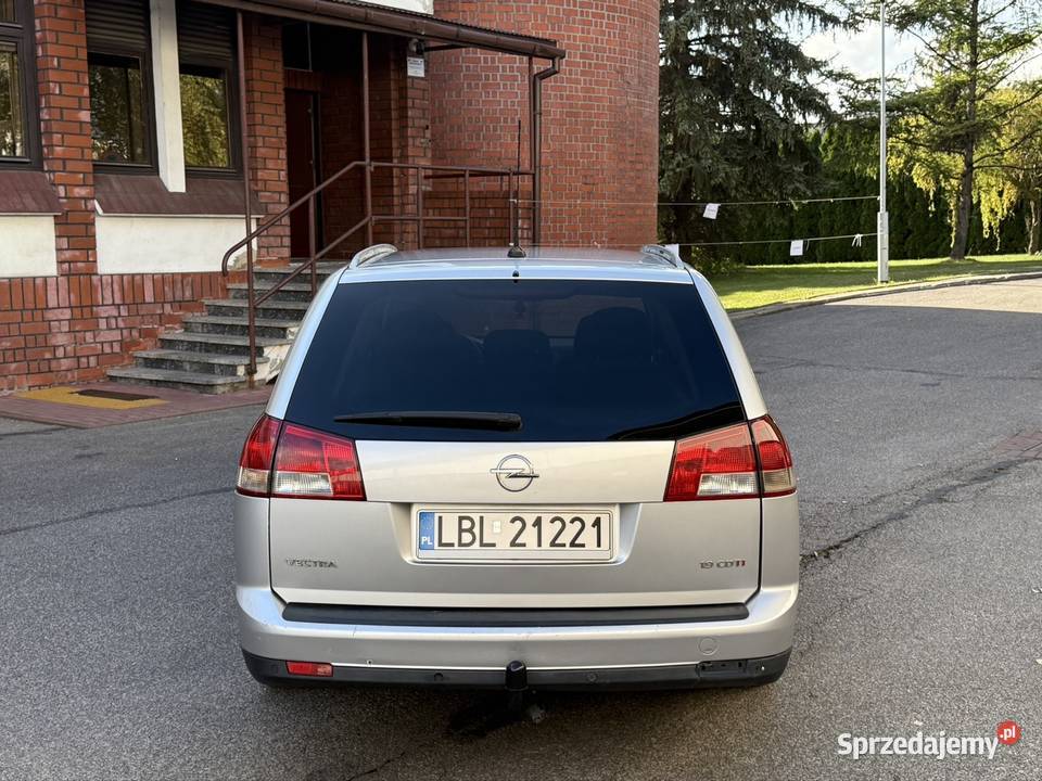 Opel Vectra 19 CDTI 150 2004r Kombi Stan Długie srebrny Chełm