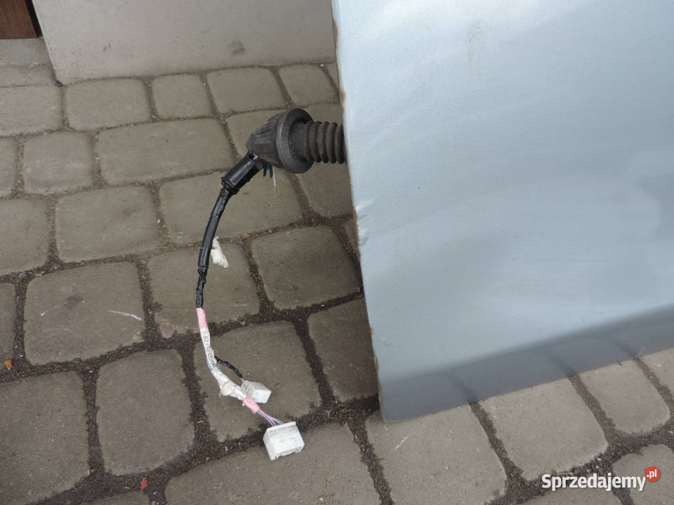 DRZWI TYLNE PRZEDNIE TOYOTA YARIS II HB 1F8 sprzedam