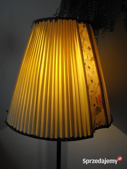 Ładna mosiężna lampa podłogowa z abażurem Skierniewice