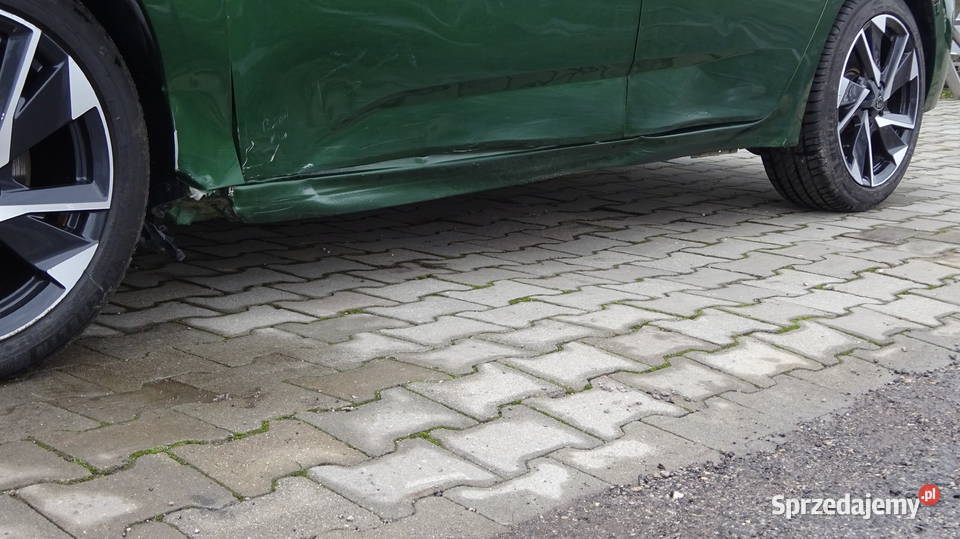 15 HDi 130 Automat NAVI Niski Przebieg Hatchback sprzedam