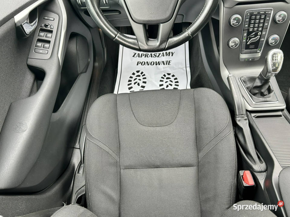 Volvo V40 5 Cylindrów D3 Momentum II 2012 Nowe Iganie