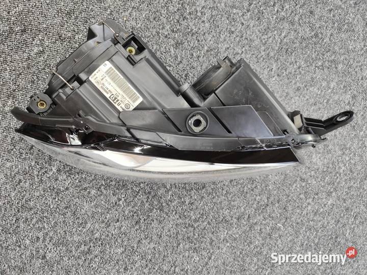 Reflektor prawy VW Passat B7 bixenon z Led Kielcza