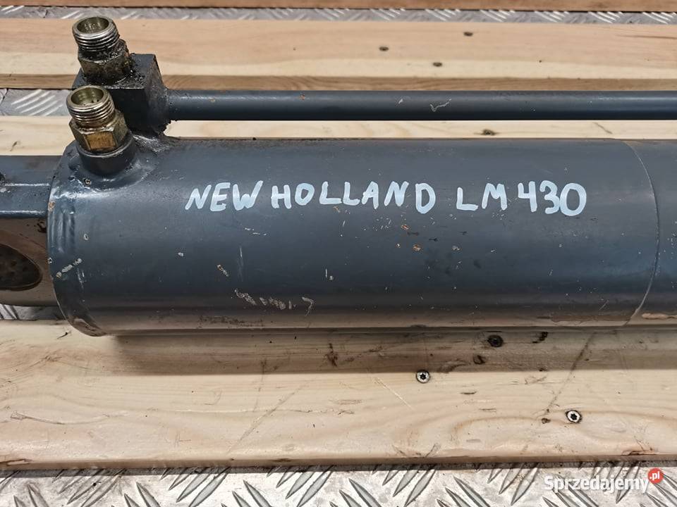 Holland LM 430 Siłownik poziomowania Wilkowo