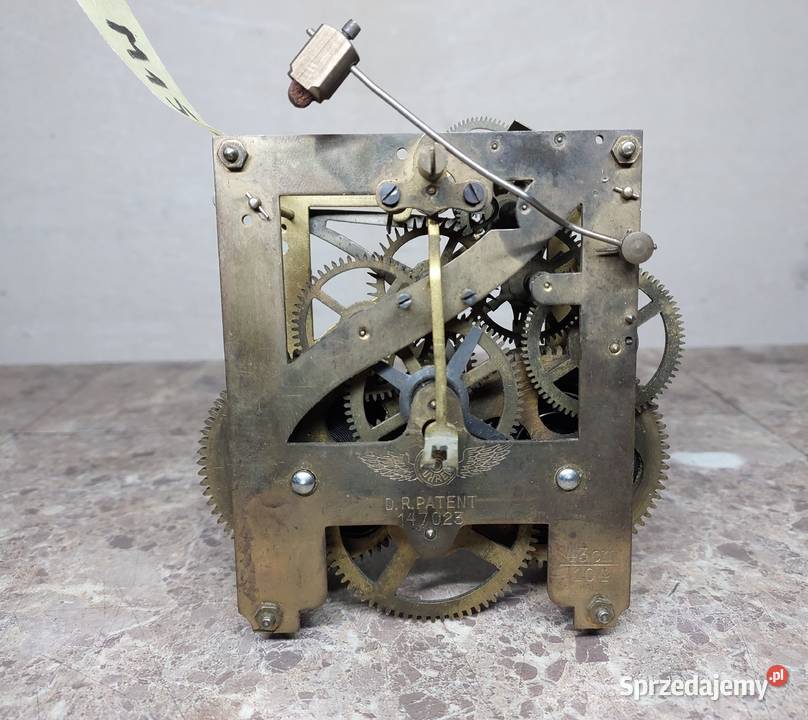 M157 Mechanizm starego zegara ściennego Kienzle Tczew