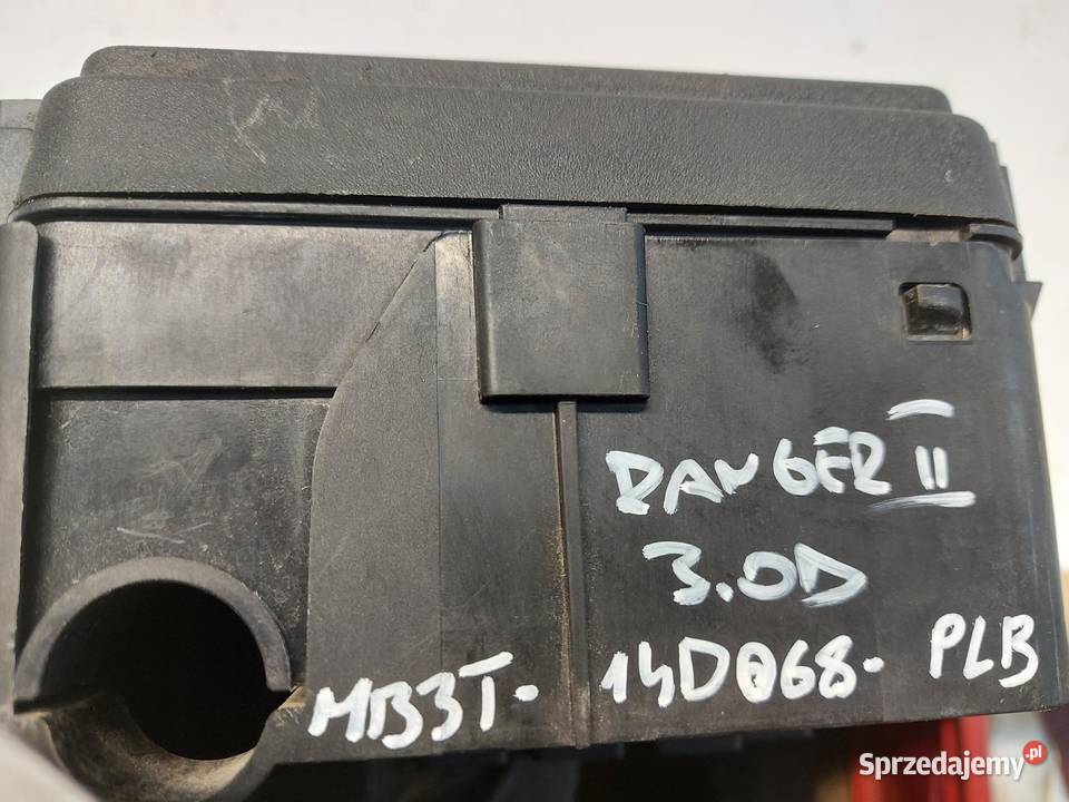 Ford Ranger VI 6 2024r 30 SKRZYNKA BEZPIECZNIKÓW