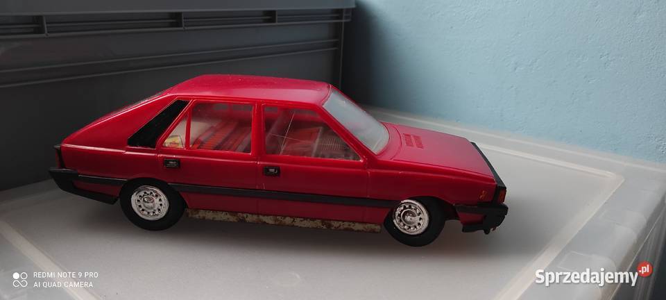 Polonez CZZ sterowany na kabel PRL Gniezno