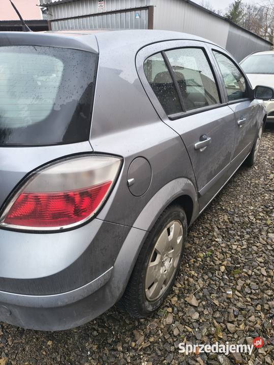 Opel Astra H 14 14 90 z gazem LPG 2005r 2 kpl Zarszyn