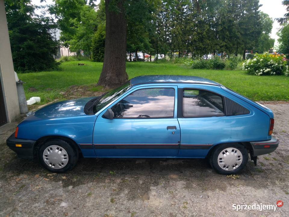Pontiac Le Mans IV 16 74 54kW 1989