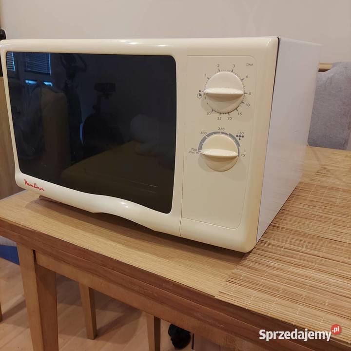 Mikrofalówka Moulinex DA4 700W Prosta i