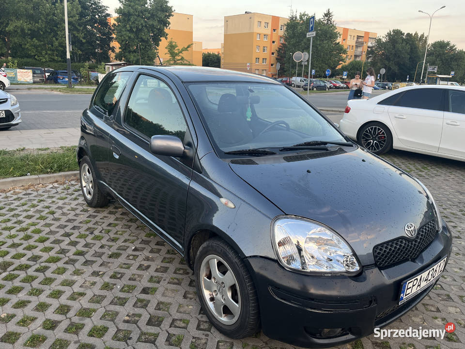 Toyota Yaris 13 benzyna 87 2005 polift oc pt maj łódzkie Pabianice
