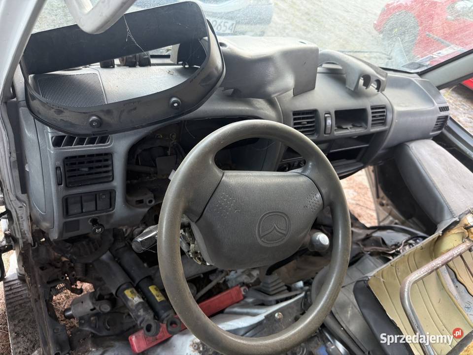 Deska rozdzielcza Mazda E2200 Deski rozdzielcze, konsole Ostrów Wielkopolski