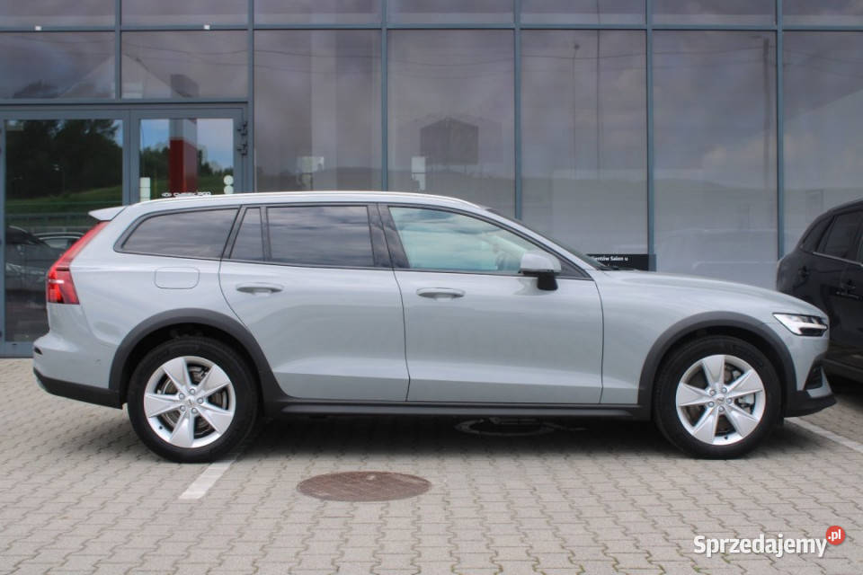 Volvo V60 Cross Country 2024r 4130 4x4 Kamera Bielsko-Biała sprzedam