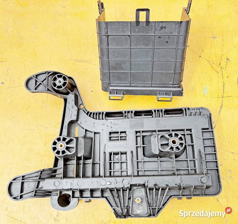 VW AUDI SEAT SKODA PODSTAWA OBUDOWA AKUMULATORA Radom