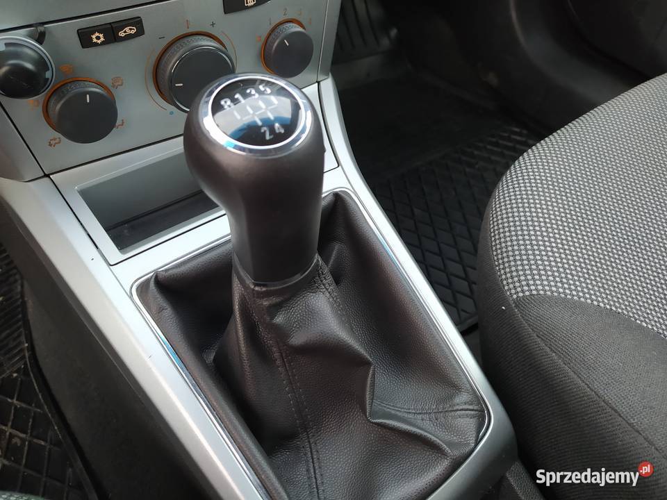 Opel Astra H Sedan 16 Benzyna manualna