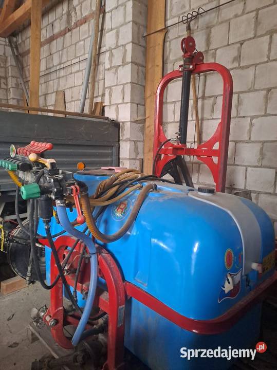 Sprzedam opryskiwacz 800 l Zakłodzie