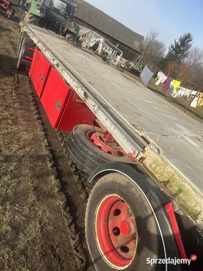 Przyczepa do bel skrzyń skrzyniopalet dłużyca Przyczepy rolnicze