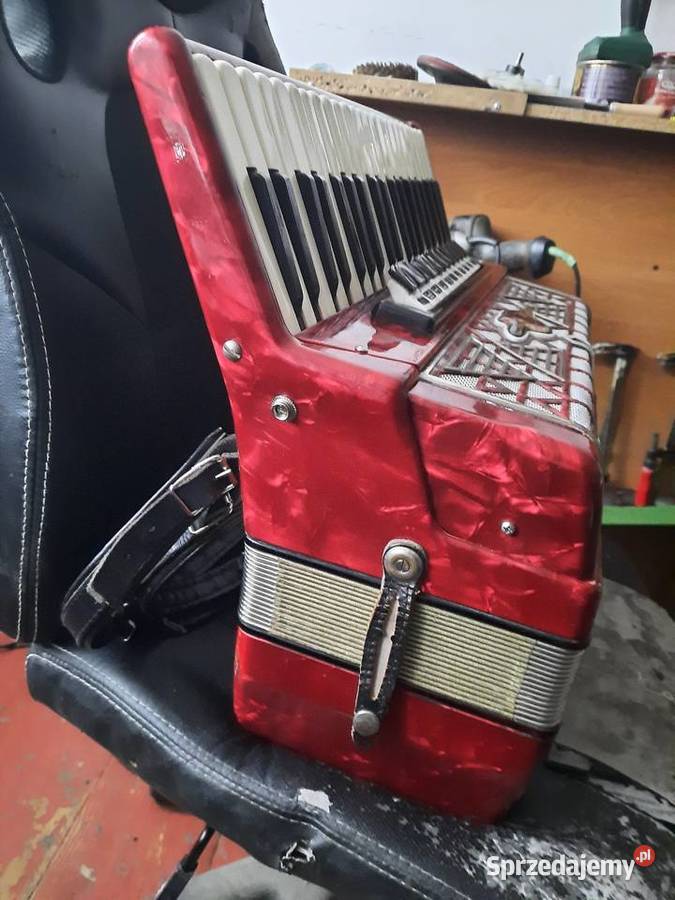dzis w sprzedaży akordeon barccarola 120 basow sprzedam