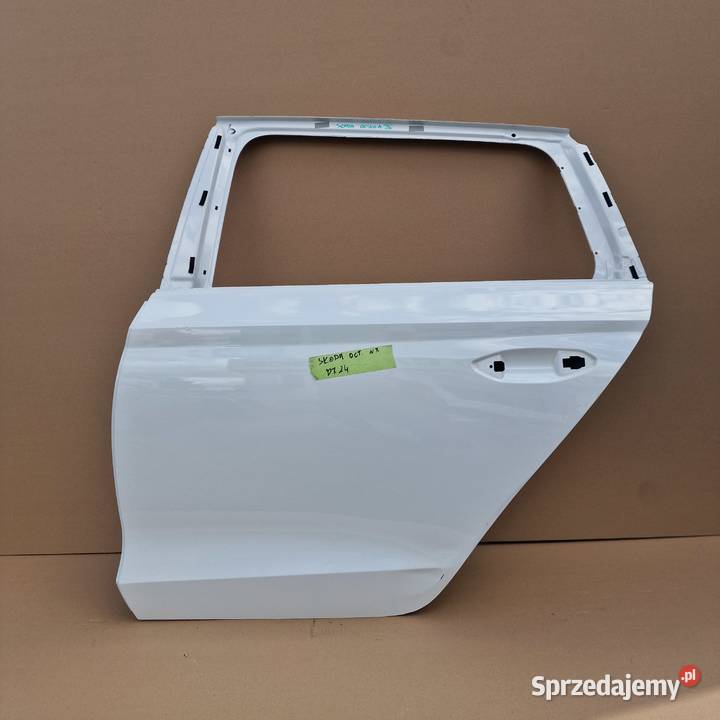 SKODA OCTAVIA IV 4 KOMBI DRZWI LEWY TYŁ TYLNE lubuskie